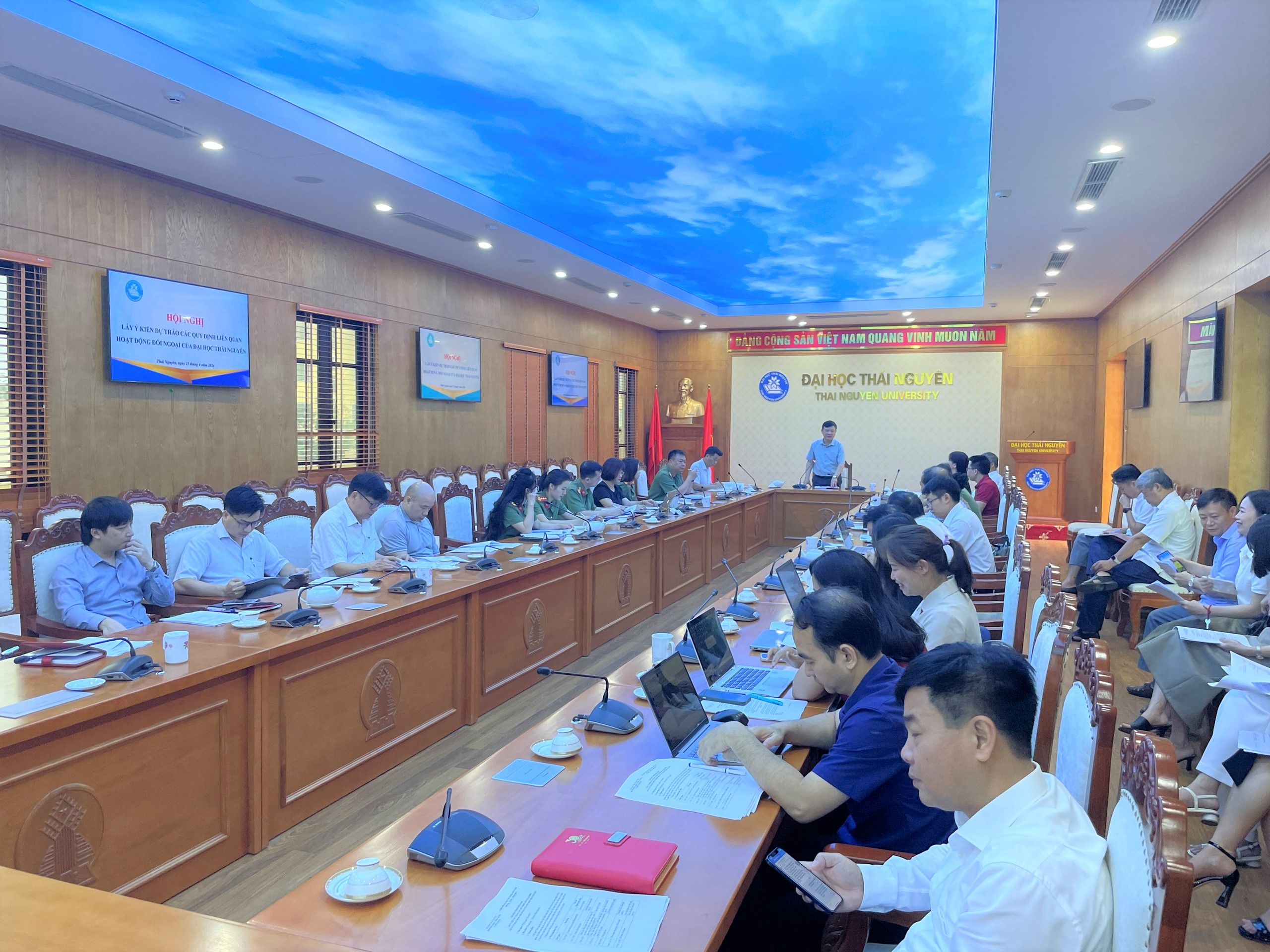 Hội nghị lấy ý kiến dự thảo các quy định liên quan đến quản lý hoạt động đối ngoại của Đại học Thái Nguyên